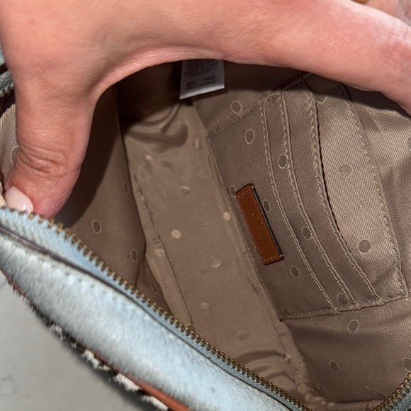 Stylish Houndstooth Crossbody Bag - Picture 7 of 8